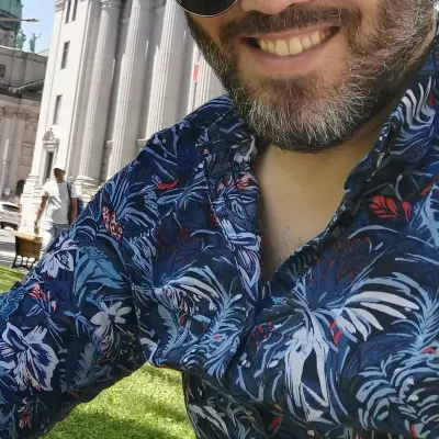 Hi