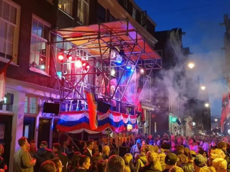 The Queen's Head — Bars & Clubs in Amsterdam