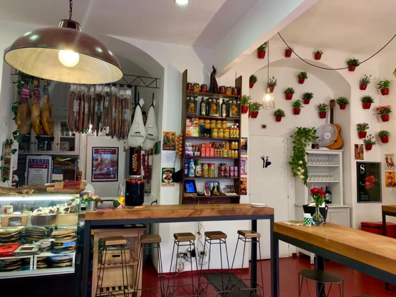 La Tienda de juan — Restaurants & Cafés in Milan