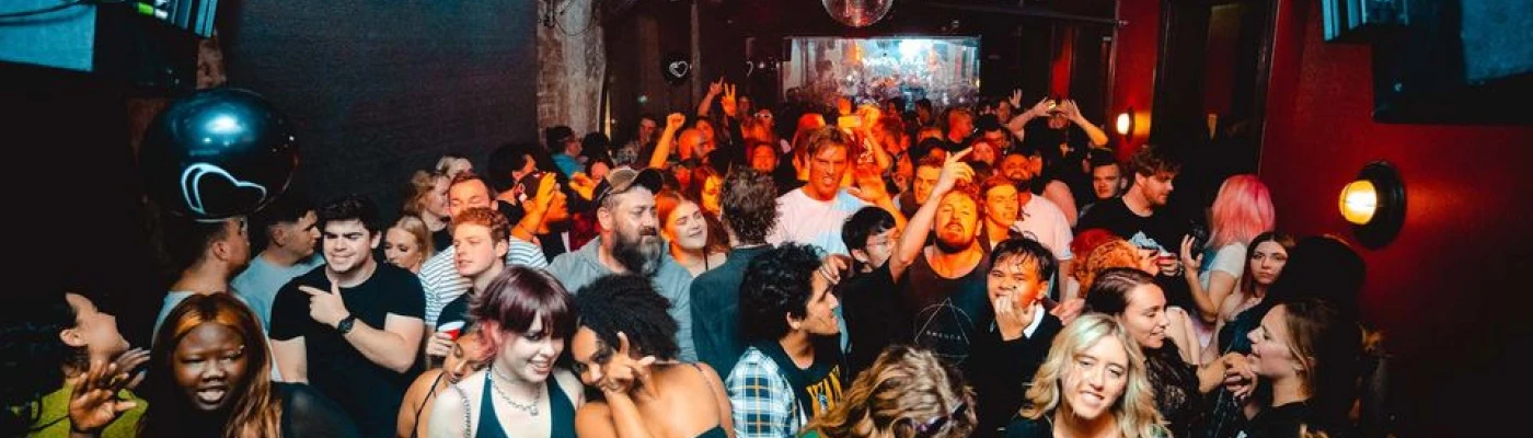 Burdekin Hotel — Bars & Clubs in Sydney