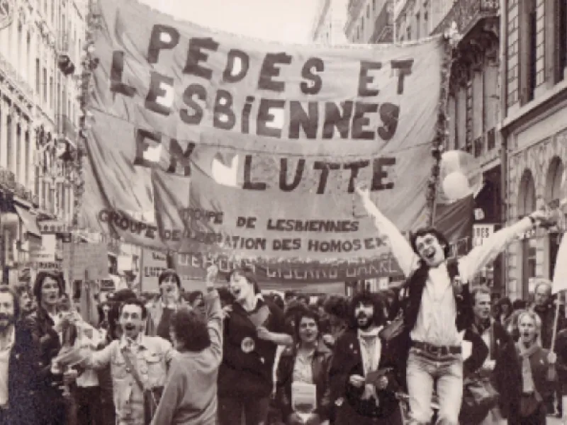 Les Mots à la Bouche — Shopping in Paris