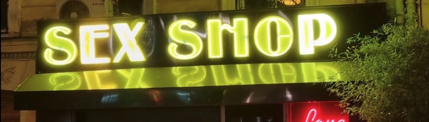 Sex Shop & Love Store Gare de Lyon, Paris — Shopping in Paris