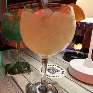 Adonis Bar