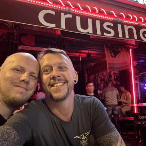 Tom's Cruising bar