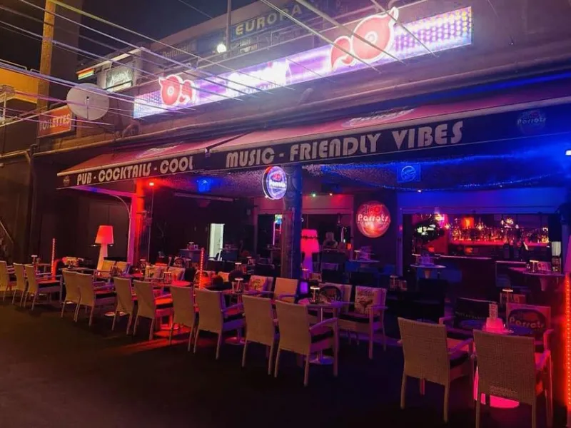 Parrots Restaurant — Bars & Clubs in Gran Canaria