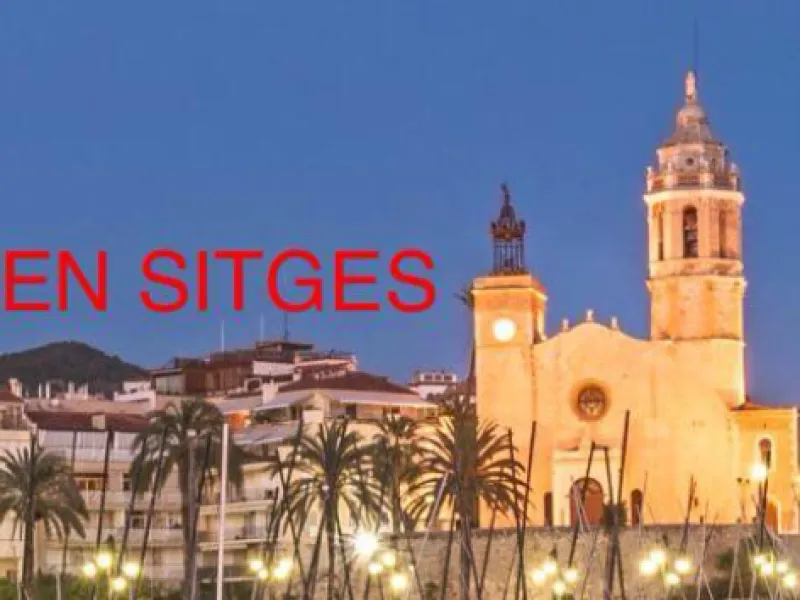 7 lounge Bar — Bars & Clubs in Sitges