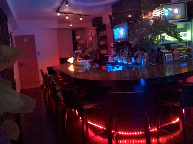 PEEKABOO(ピーカーブー) — Bars & Clubs in Tokyo