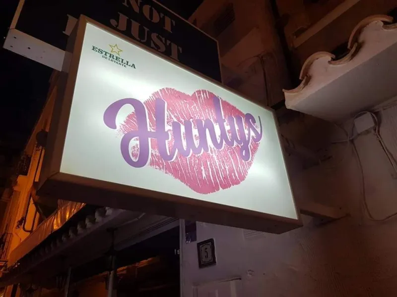 Huntys Bar — Bars & Clubs in Benidorm