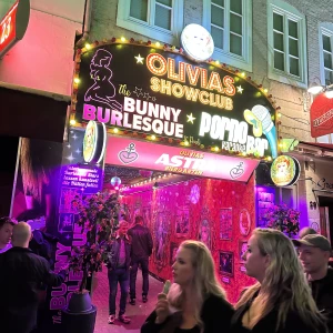 Porno Karaoke Bar