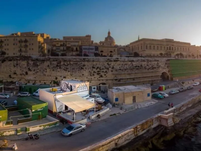 Maori — Bars & Clubs in Valletta