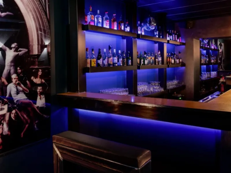 MUTSCHMANNs — Cruise Bars in Berlin