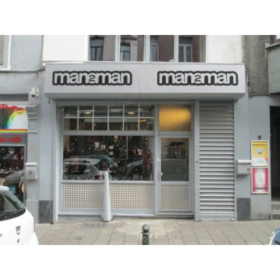 Man To Man logo
