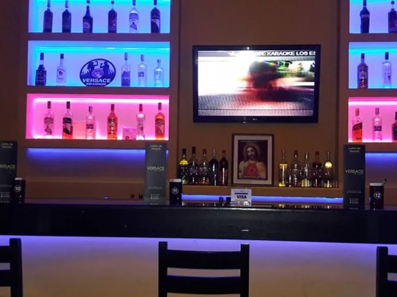 Versace Resto - Bar — Bars & Clubs in Lima