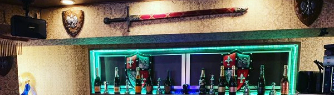Castle (キャッスル) — Bars & Clubs in Tokyo