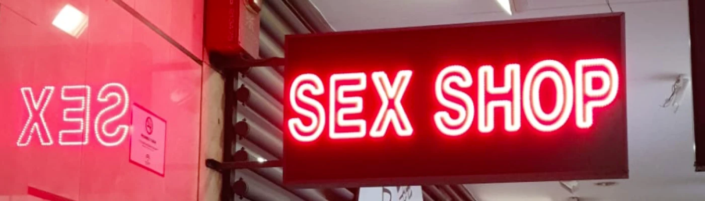 Pikante Sex Shop Tienda Cabinas XXX Satisfyer — Shopping in Seville