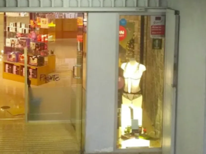 Pikante Sex Shop Cabinas Cruising CINE XXX Satisfyer — Shopping in Alicante