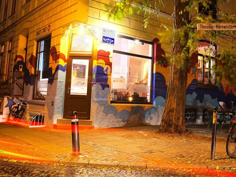 KWEER Café, Bar & Kneipe — Bars & Clubs in Bremen