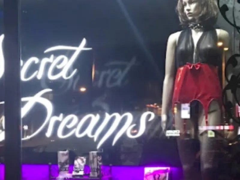 Sex Shop DIRTY Secret Dreams — Shopping in Warsaw