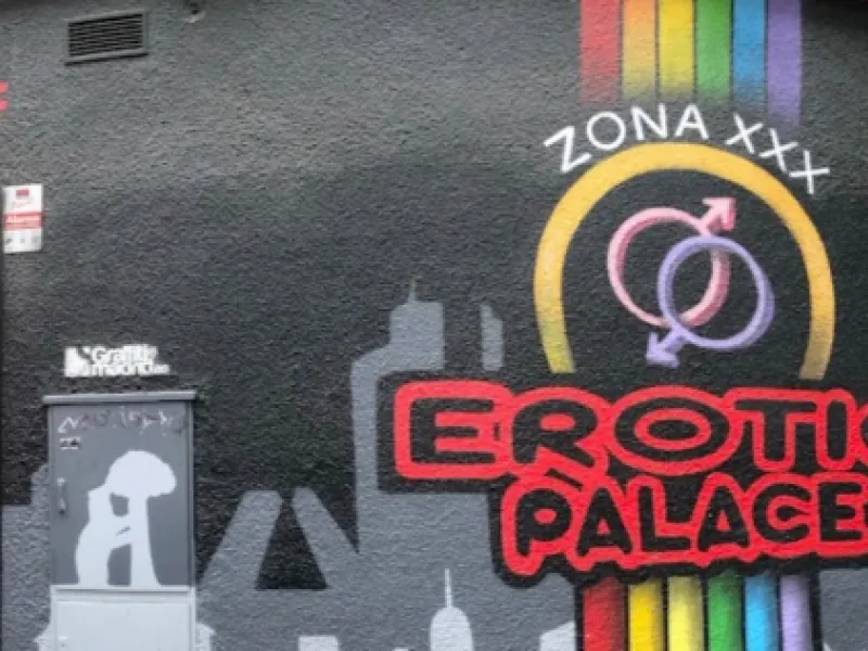 Erotic Palace Sex Shop Cruising Cabinas — Shopping in Madrid