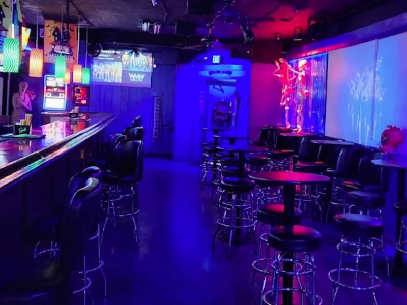 Cruisin'7th — Bars & Clubs in Phoenix
