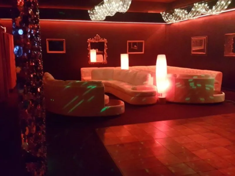 Bliss Adult Arcade & Theater Swingers Club — Cruise Bars in Dallas