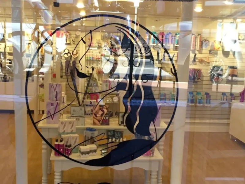 Good Vibrations Harvard Square — Shopping in Boston