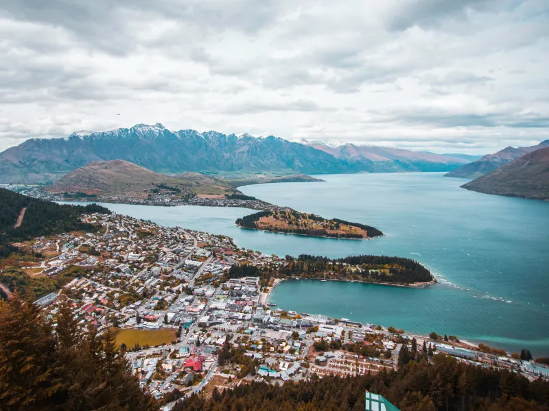 Gay Queenstown — city guide