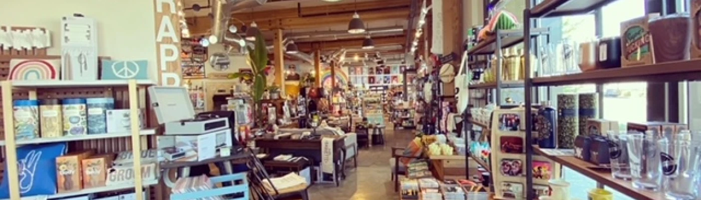 Strapping Oak Park — Shopping in Sacramento