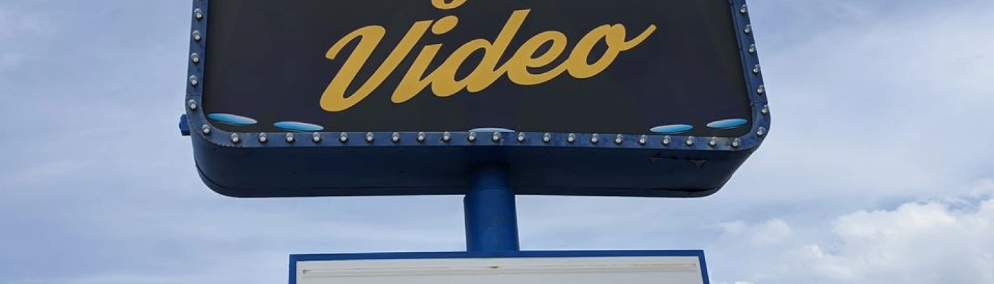 Vegas Video — Shopping in Wichita