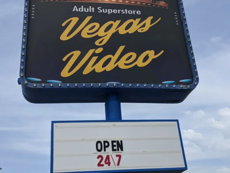 Vegas Video — Shopping in Wichita