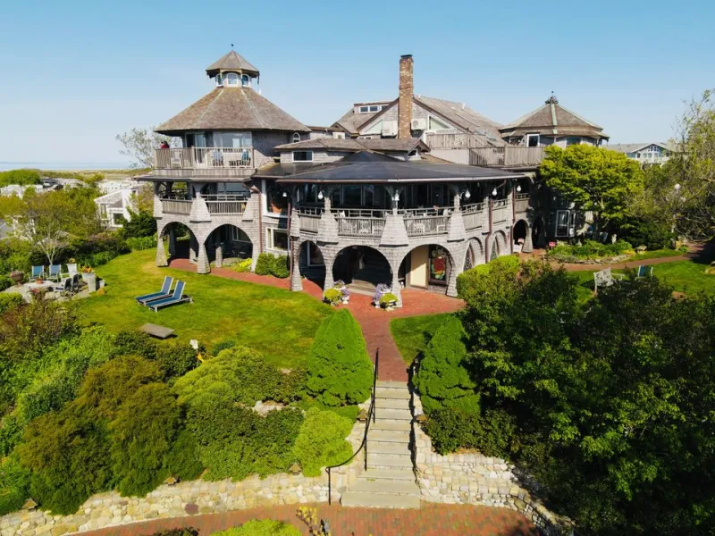 Land's End Inn — Hotels in Provincetown