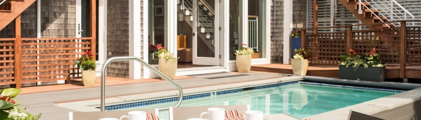 8 Dyer Hotel — Hotels in Provincetown