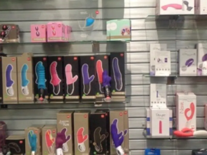 HUSTLER Hollywood — Shopping in San Antonio