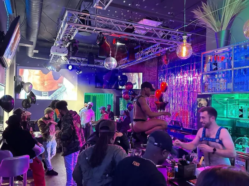 Summer Bar & Lounge — Bars & Clubs in Oakland