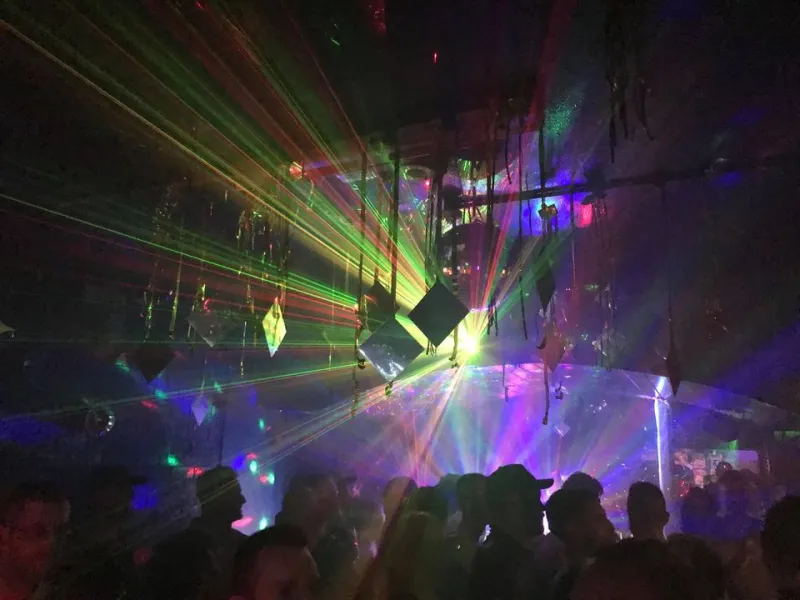 Trade club — Cruise Bars in Sydney