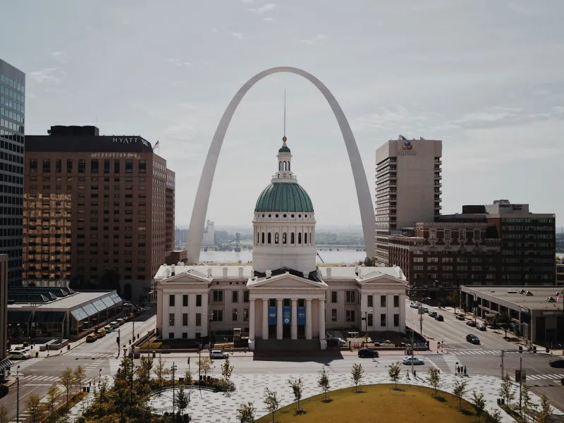 Gay St. Louis — city guide