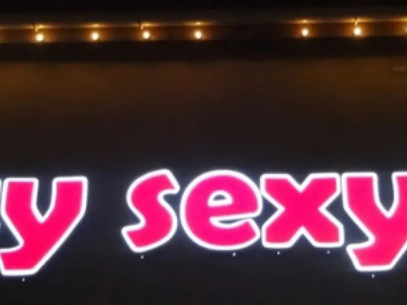 crazy sexy hot — Shopping in Reno