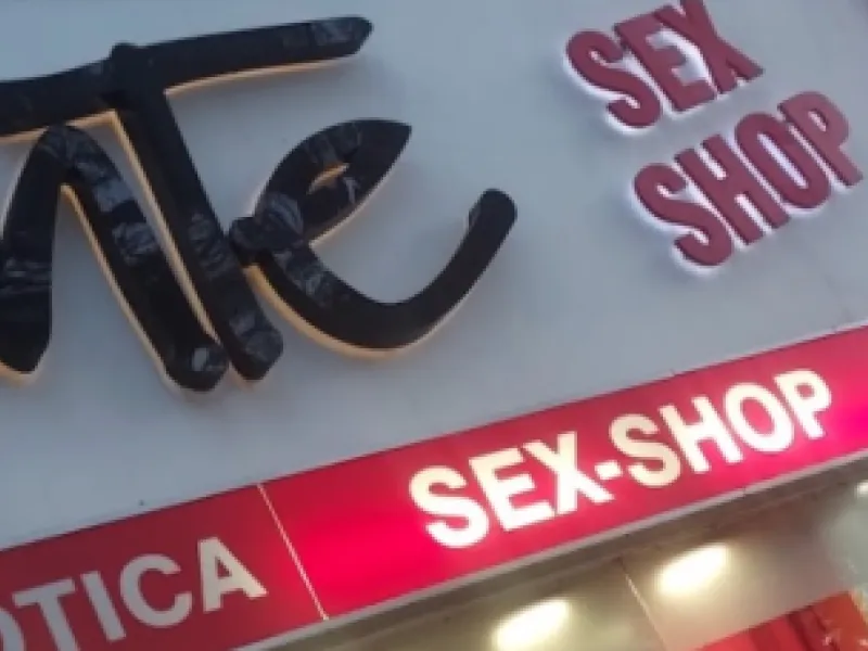 Pikante Sex Shop Tienda Erotica Cabinas XXX Zona cruising Satisfyer — Shopping in Malaga