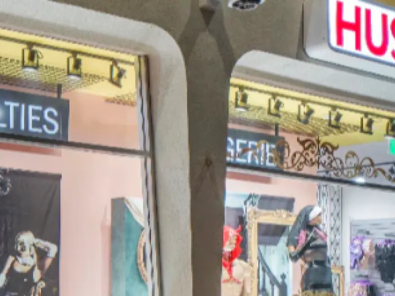 HUSTLER Hollywood — Shopping in Palm Springs