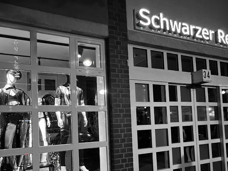 Schwarzer Reiter — Shopping in Berlin