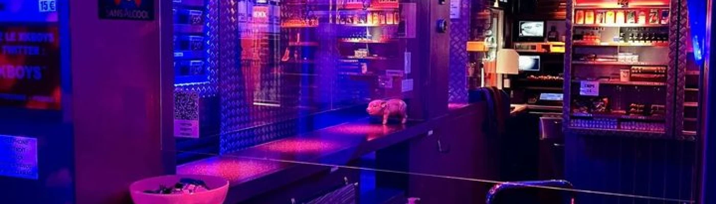 XKBOYS — Cruise Bars in Paris