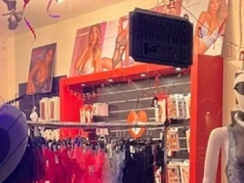 Lover's Paradise Adult Superstore – Long Beach — Shopping in Los Angeles