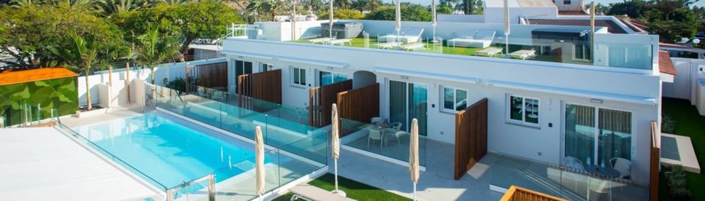 Mar Bianco Luxury Apartments - Gay Men Only — Hotels in Gran Canaria