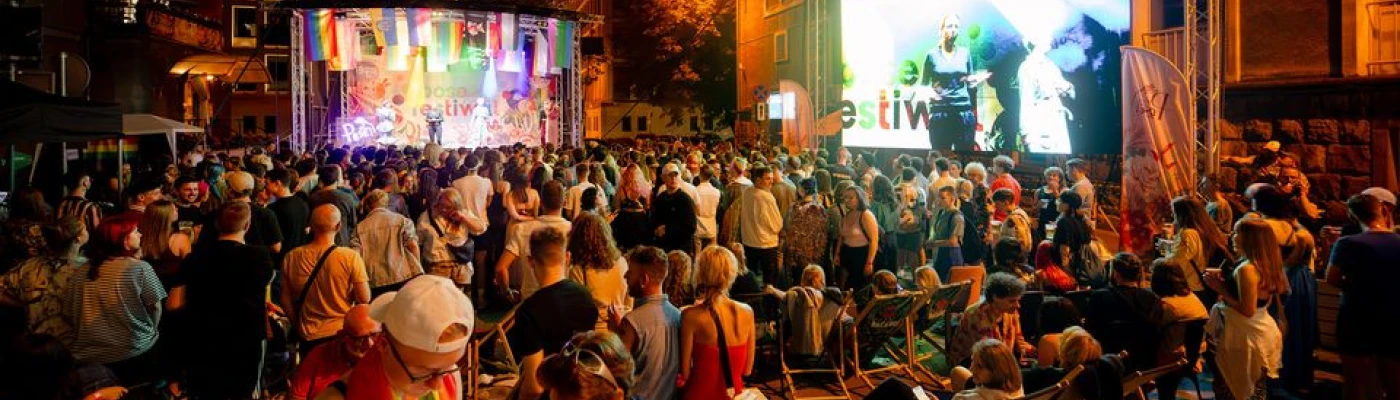 La Pose Varsovie — Bars & Clubs in Warsaw