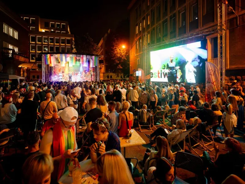 La Pose Varsovie — Bars & Clubs in Warsaw