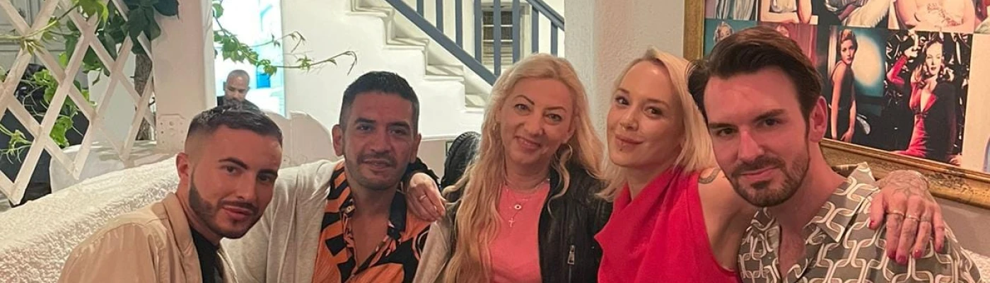 Lola Bar — Bars & Clubs in Mykonos