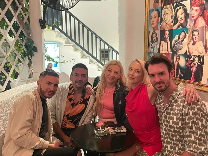 Lola Bar — Bars & Clubs in Mykonos