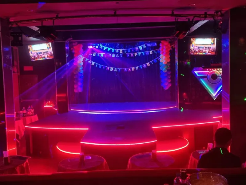 Castro Show Bar — Bars & Clubs in Pattaya